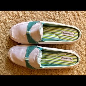 NEW Comfortable GRASSHOPPER Brand SlipOns